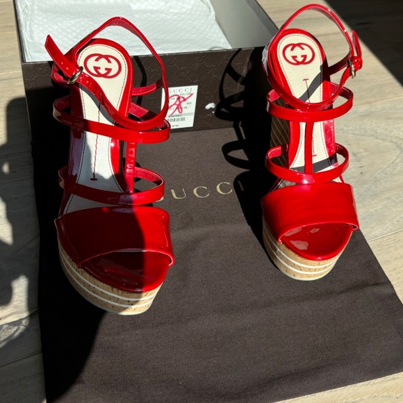 Gucci Red Patent Leather Wedge Sandals - Picture 3 of 7